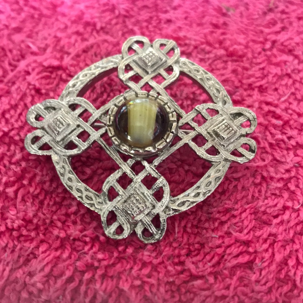 Vintage Fashion Brooch